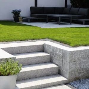 Granitstufen, gesägte